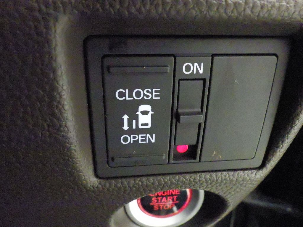 2023 Honda N-BOX L auction photo 11
