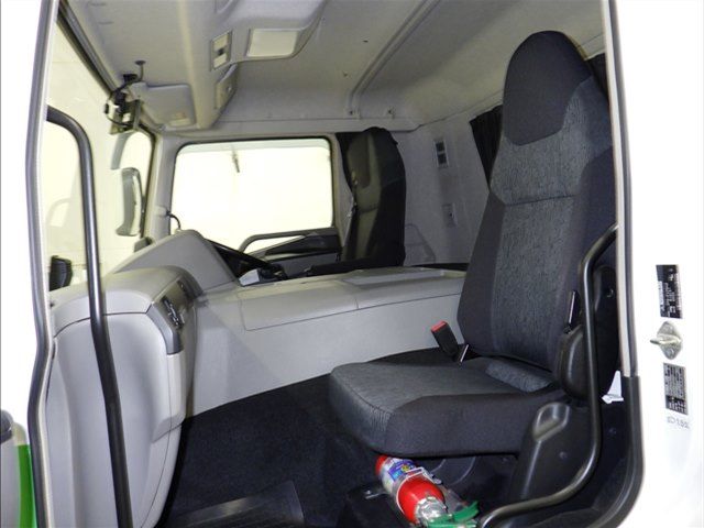 2020 Mitsubishi Fuso Wing auction photo 8