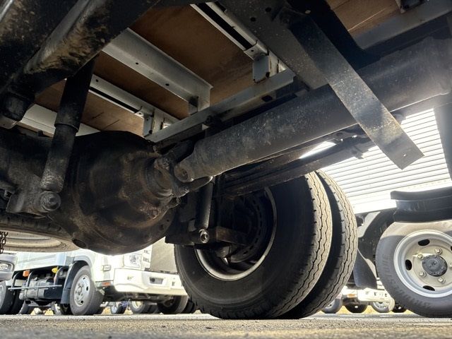 2022 Hino Dutro Flat crane, 4-tier auction photo 10
