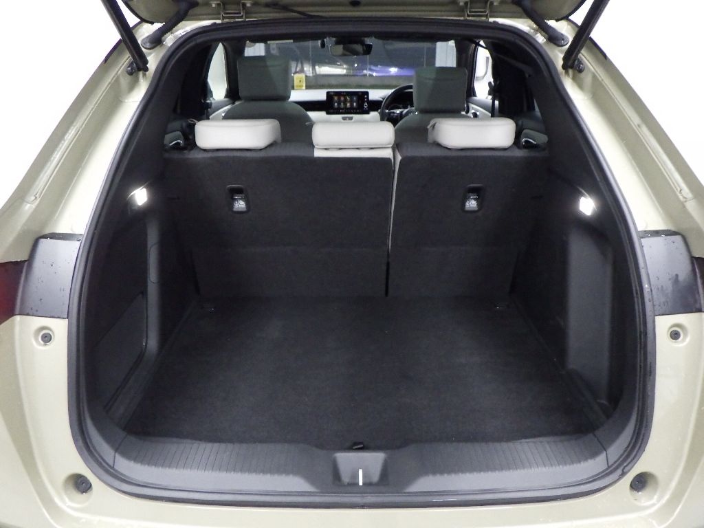 2022 Honda Vezel e:HEV Play auction photo 14