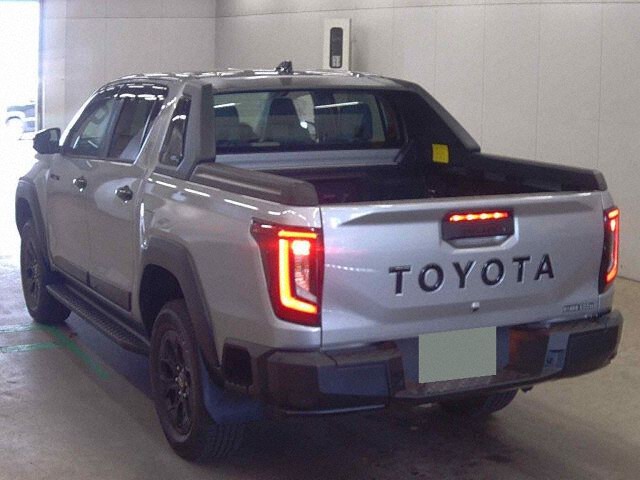 2026 Toyota Hilux Z Adventure 4WD auction photo 2