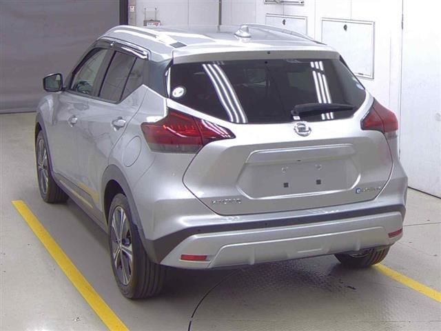 2021 Nissan Kicks X Two-Tone Interior Edition auction photo 2