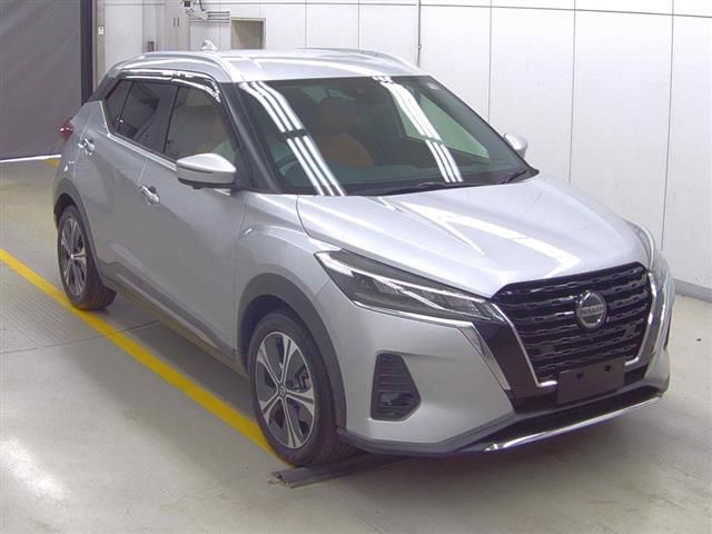 2021 Nissan Kicks X Two-Tone Interior Edition Japan auction vehicle