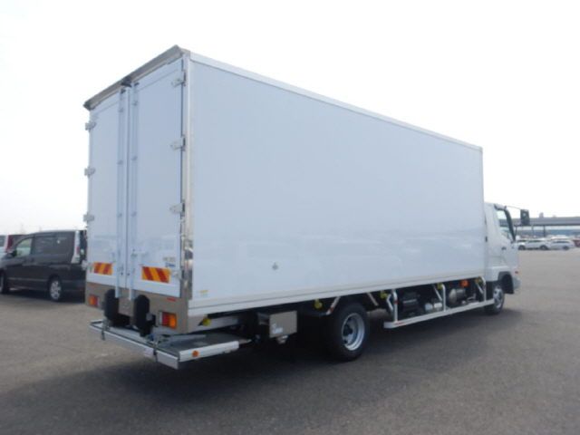 2026 Mitsubishi Fuso Fighter 2.05 tons of rehydrated auction photo 4