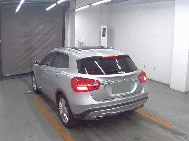 2014 Mercedes-Benz GLA-Class GLA250 4MATIC 4WD auction photo 2