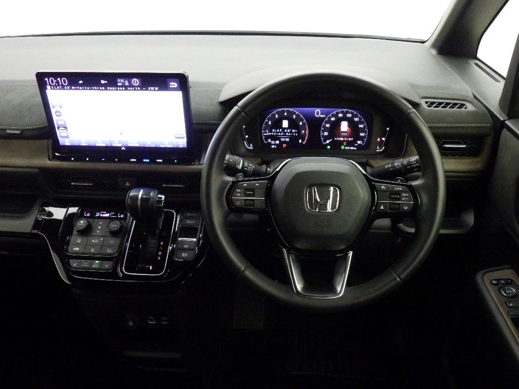 2022 Honda Stepwgn 4WD プレミアムライン auction photo 3