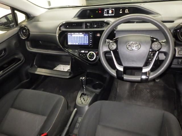 2020 Toyota Aqua S Style Black auction photo 3