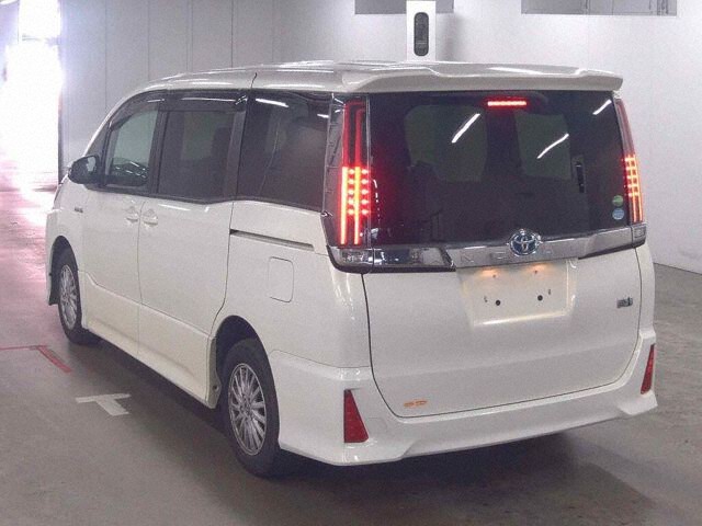 2018 Toyota Noah HV SI auction photo 2