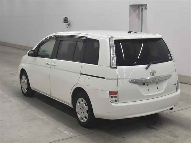 2013 Toyota Isis G auction photo 2