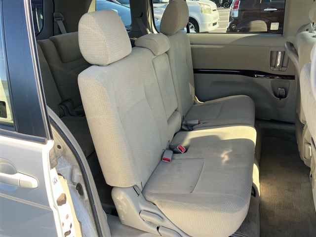 2013 Toyota Isis G auction photo 7
