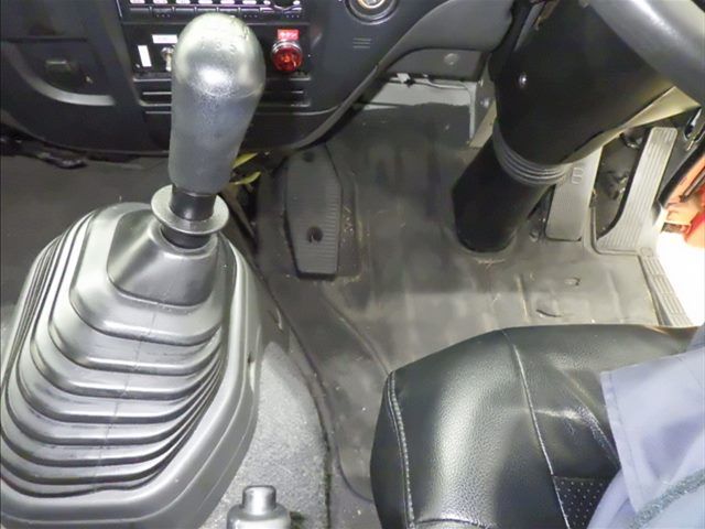 2006 Isuzu Forward バン auction photo 8