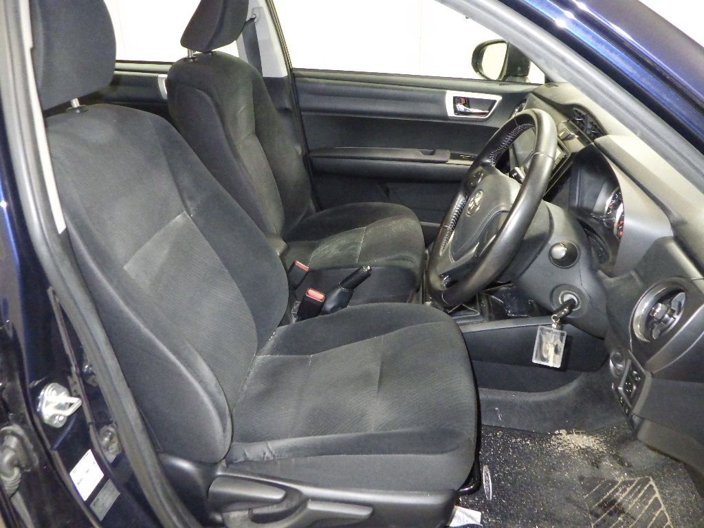 2015 Toyota Corolla Axio 1.5G auction photo 6
