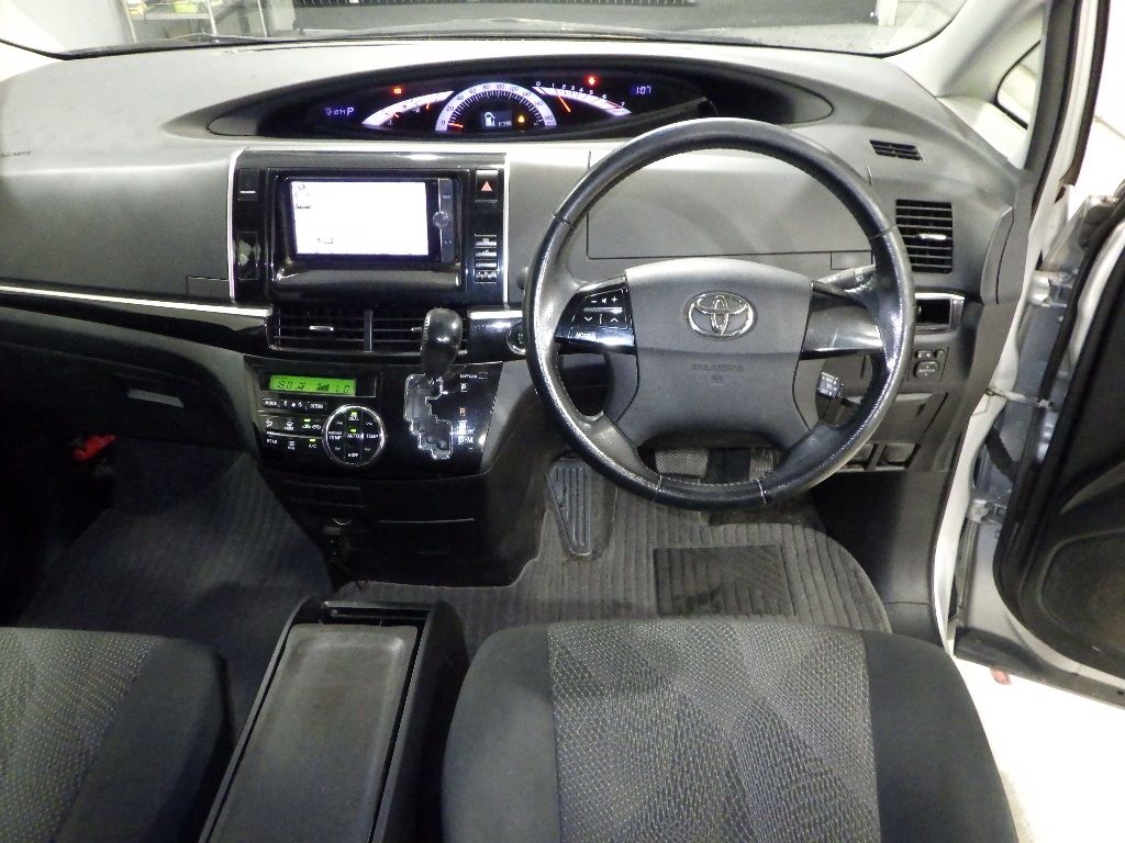 2013 Toyota Estima アエラス 8人 auction photo 3