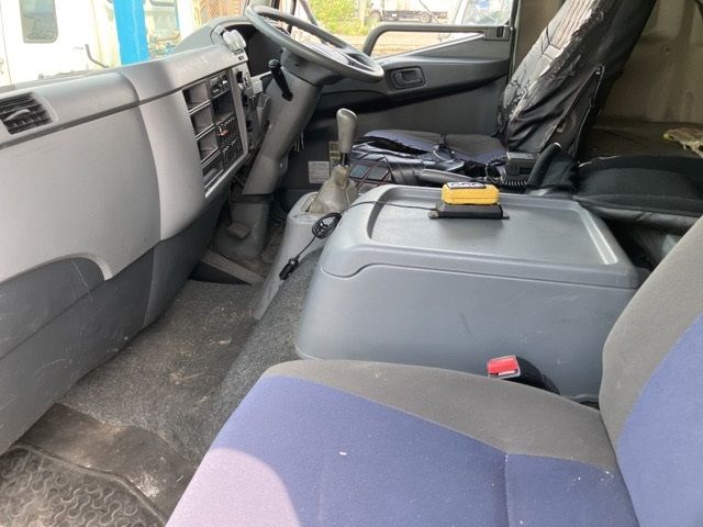 2016 Mitsubishi Fuso Fighter Aluminum Van PG auction photo 5