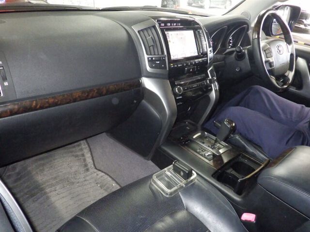 2013 Toyota Land Cruiser AX G Selection 4WD auction photo 3