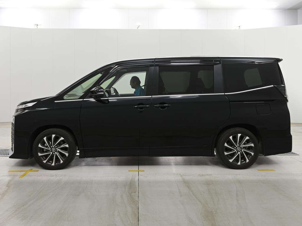 2023 Toyota Voxy ハイブリッドS-Z auction photo 4