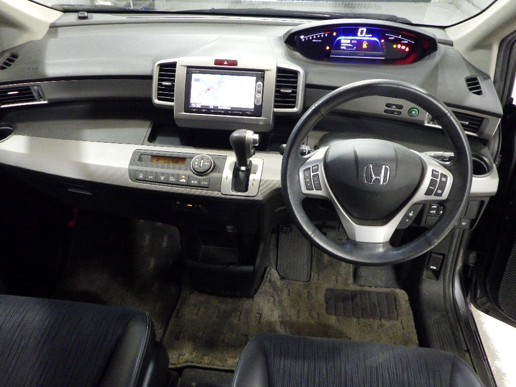 2013 Honda Freed ハイブリッドジャストセレクション 6人 auction photo 3