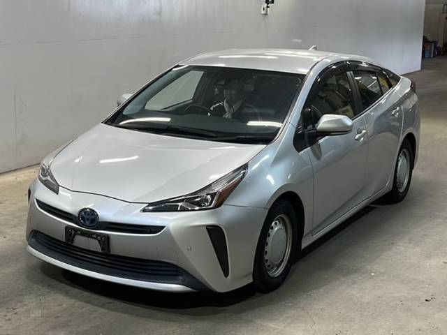 Japan Auction Vehicles 7 2021 Toyota Prius S auction photo
