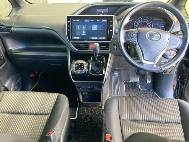 2018 Toyota Voxy ZS 煌 auction photo 4