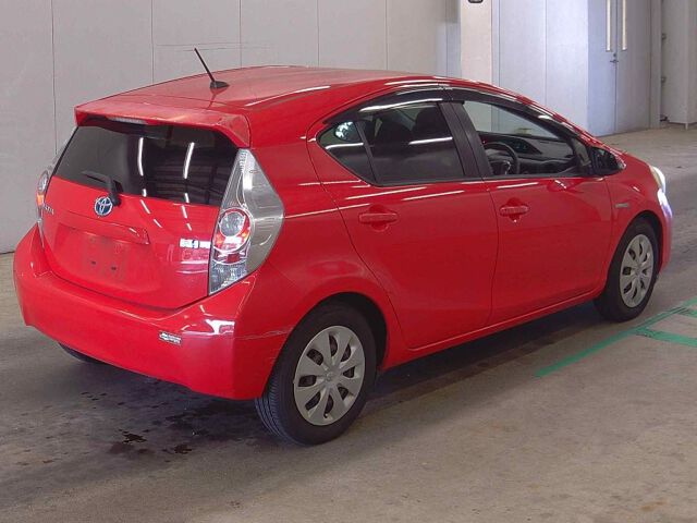 2013 Toyota Aqua S auction photo 5