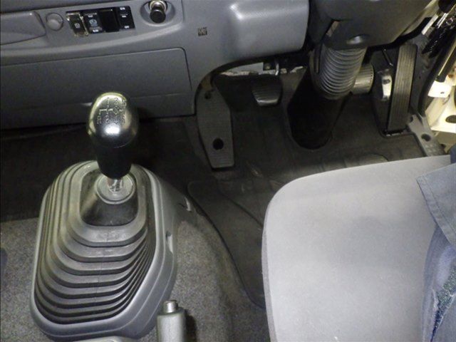 2015 Isuzu Forward Wing auction photo 8