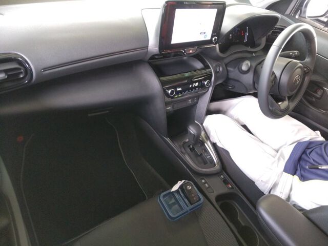 2025 Toyota Yaris Cross G auction photo 3
