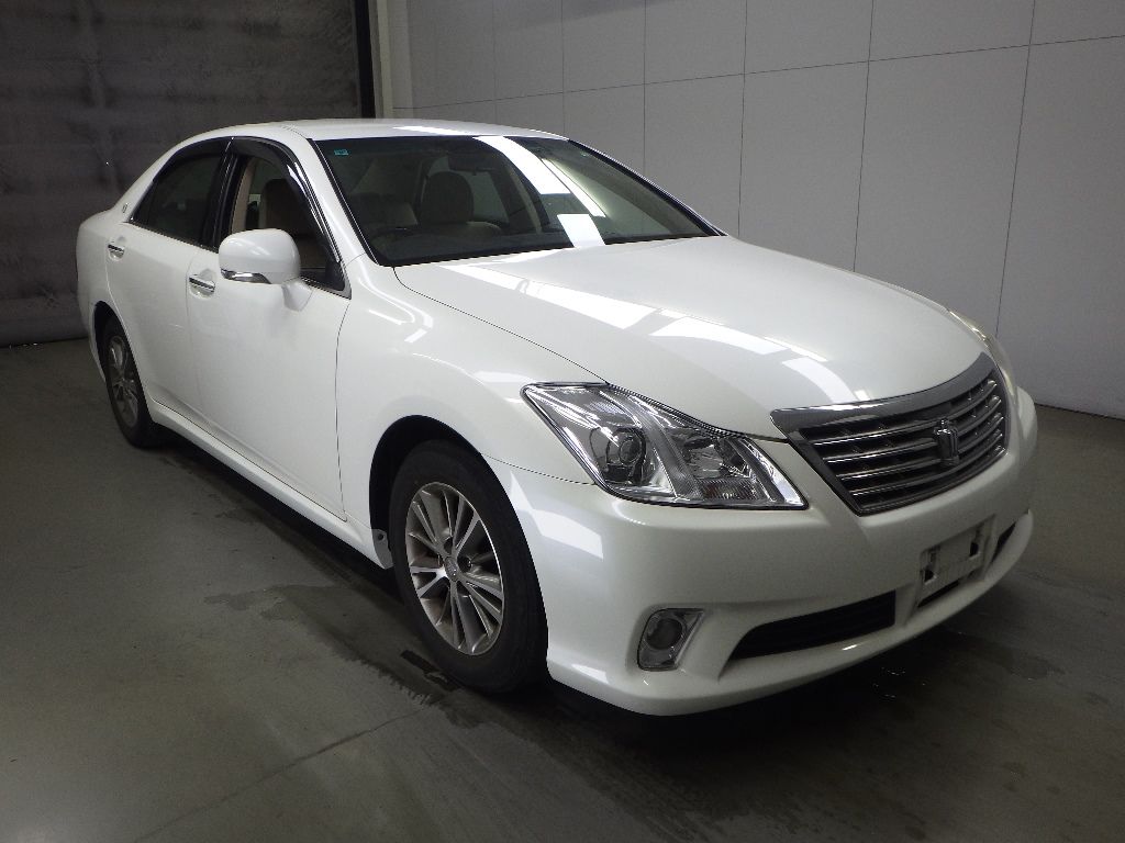 2011 Toyota クラウン SED Royal Saloon Japan auction vehicle