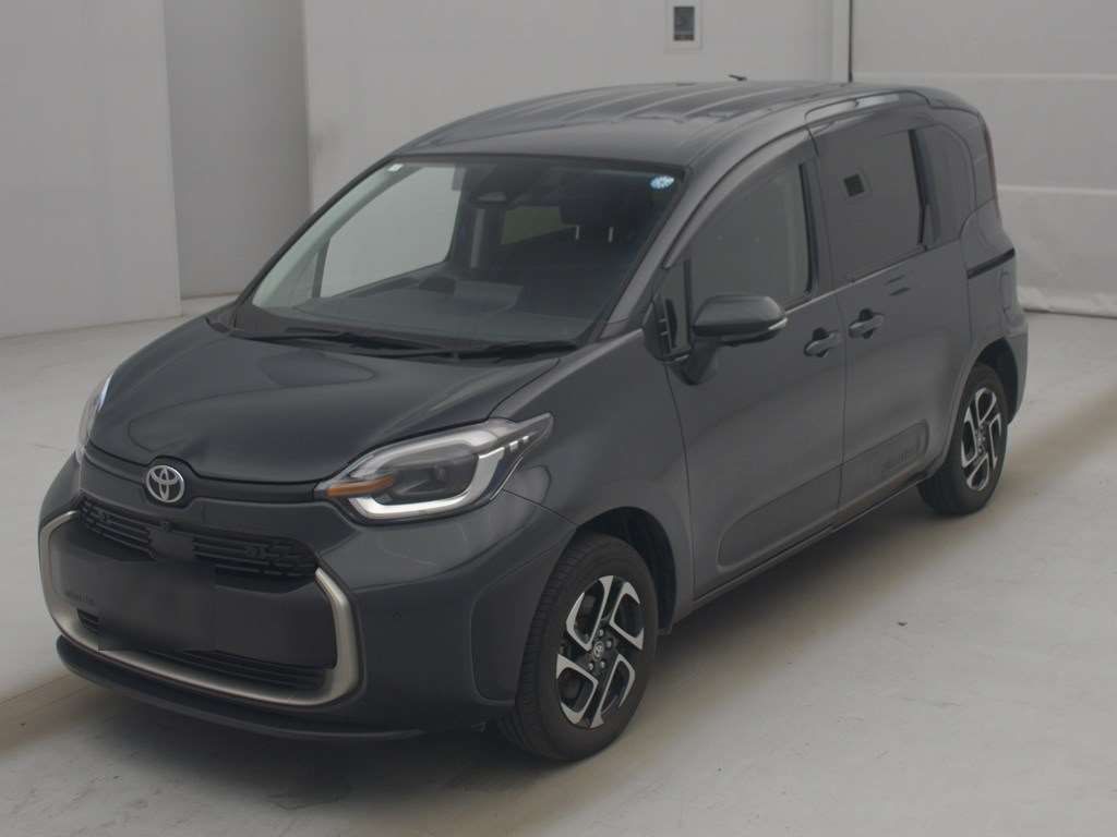 Japan Auction Vehicles 4 2024 Toyota Sienta Hybrid Z 4WD auction photo