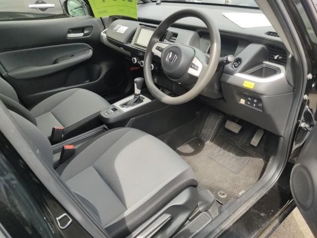 2022 Honda Fit 4WD Basic auction photo 3
