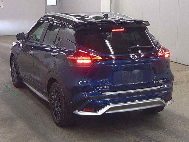 2023 Nissan Kicks Autech 4WD auction photo 2