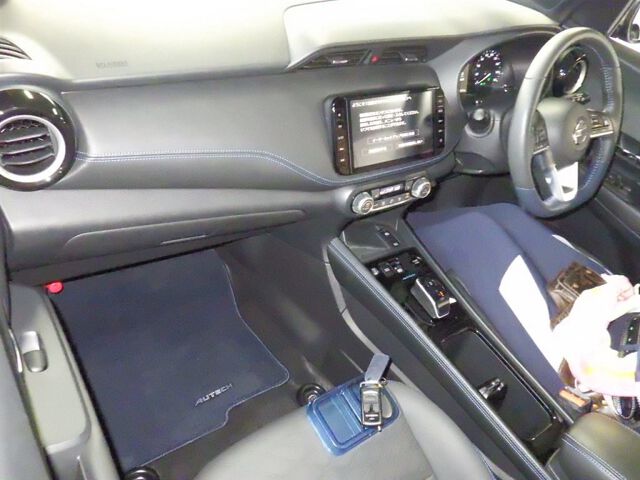 2023 Nissan Kicks Autech 4WD auction photo 3