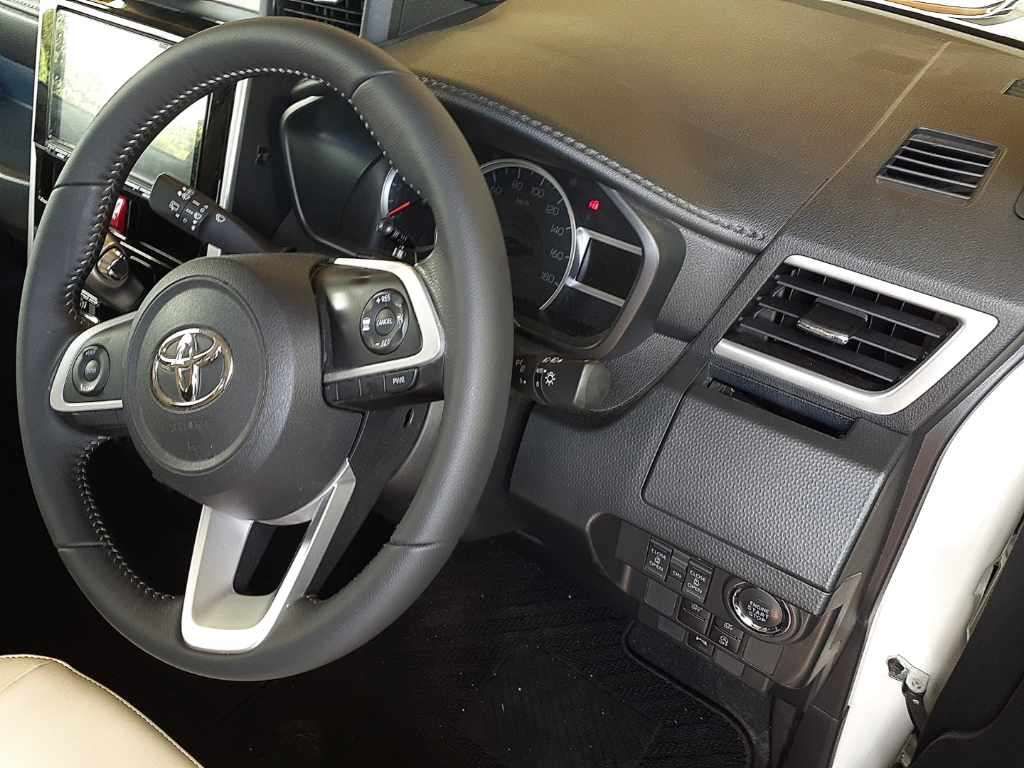 2023 Toyota Roomy カスタムG 4WD auction photo 9