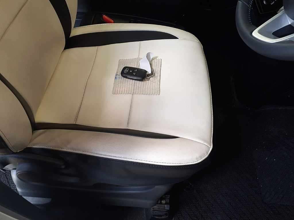2023 Toyota Roomy カスタムG 4WD auction photo 10