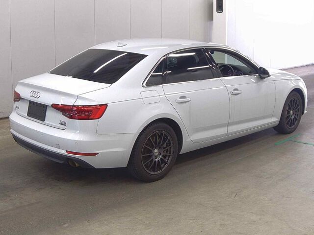 2017 Audi A4 2.0TFSIクワトロ 4WD auction photo 5