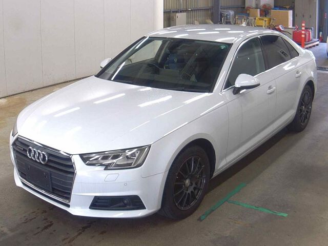 2017 Audi A4 2.0TFSIクワトロ 4WD auction photo 4
