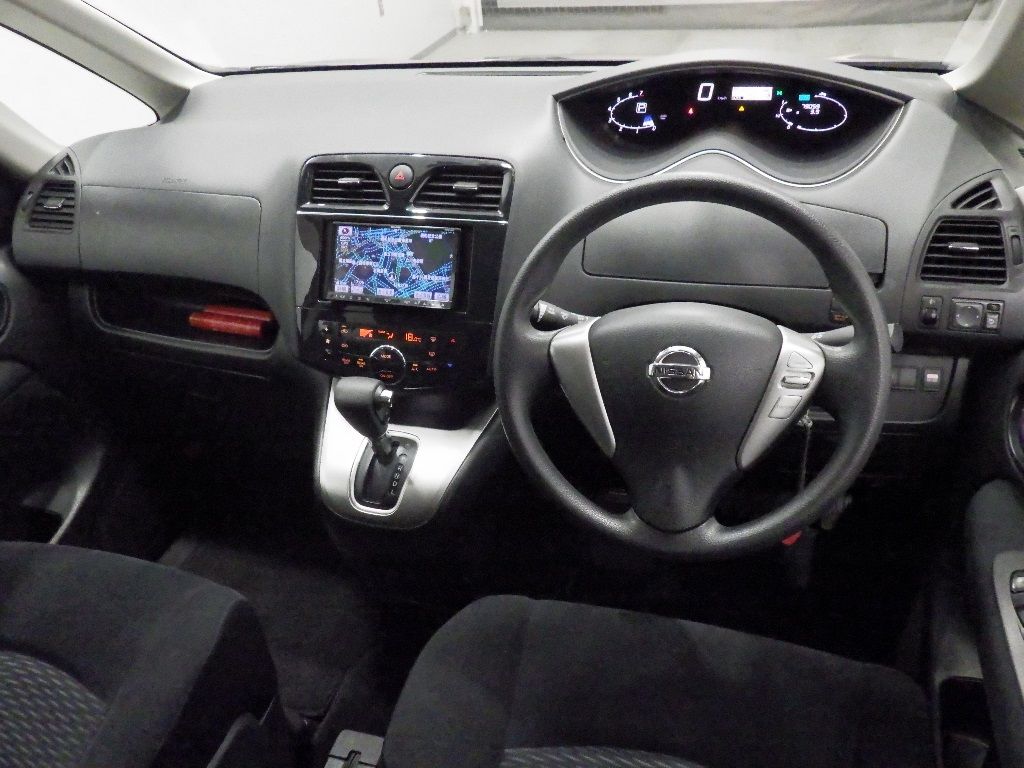 2011 Nissan Serena 20X auction photo 3