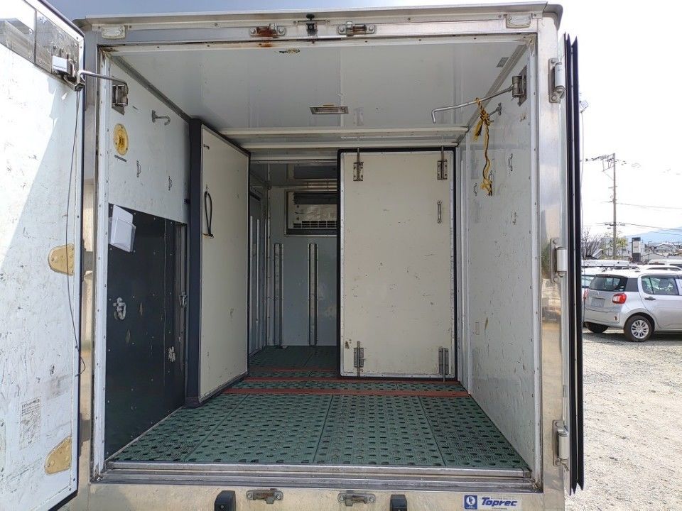 2017 Isuzu Elf auction photo 8