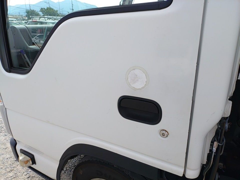 2017 Isuzu Elf auction photo 28
