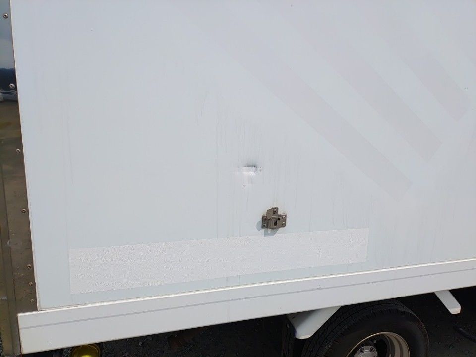 2017 Isuzu Elf auction photo 23