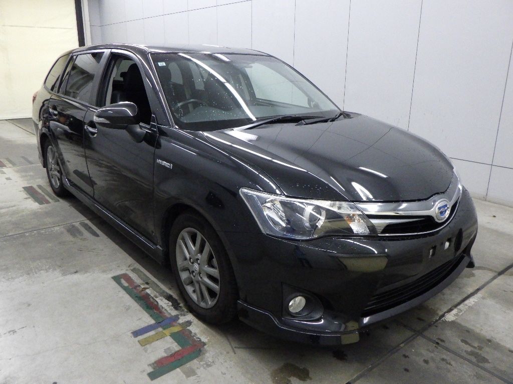 2013 Toyota Corolla Fielder ハイブリッドGエアロツアラーW×B Japan auction vehicle