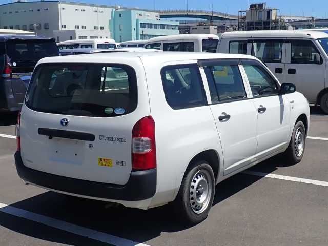 2020 Toyota Probox DX Comfort (Hybrid Vehicle) auction photo 2