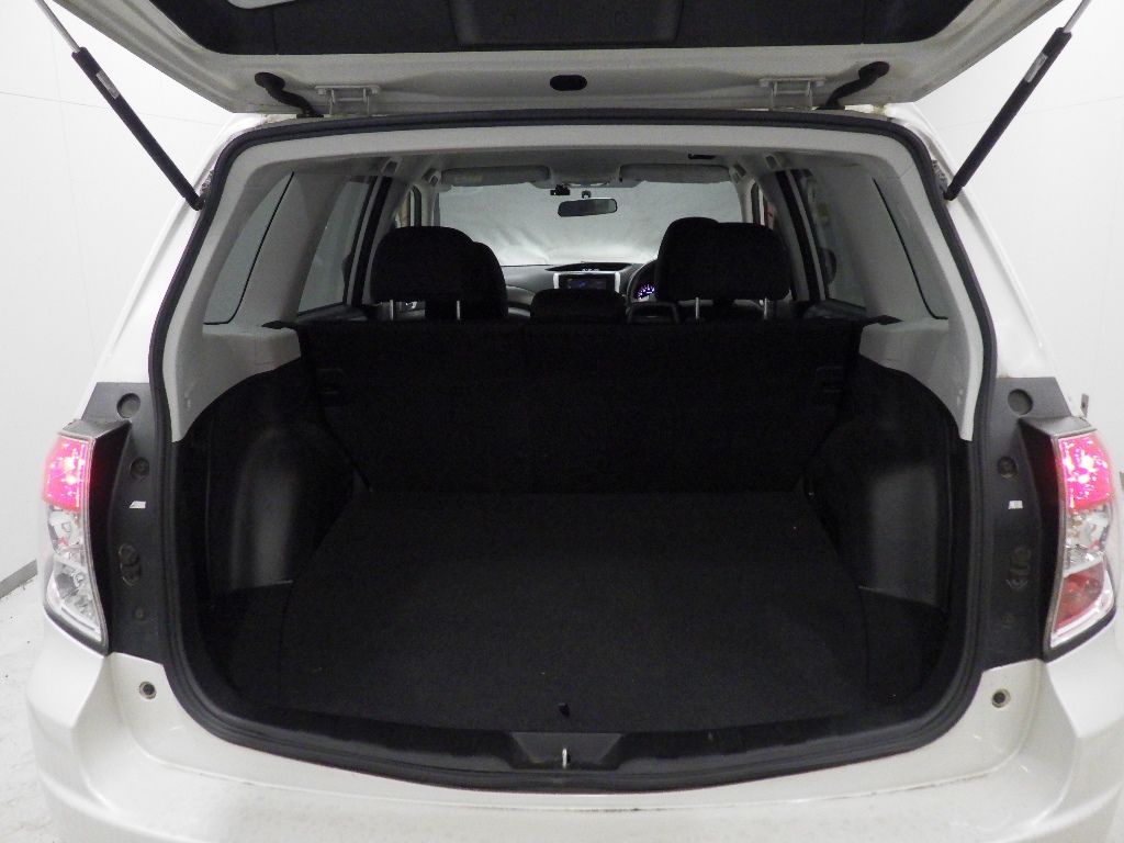 2011 Subaru Forester 2.0XS auction photo 8