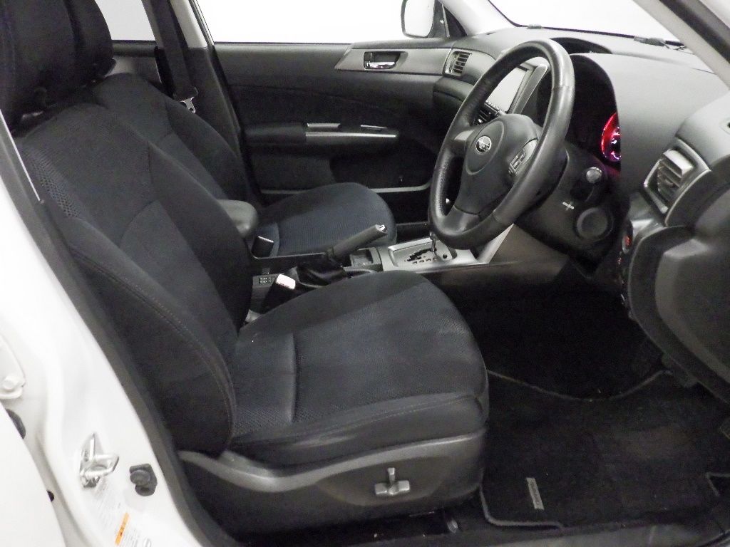 2011 Subaru Forester 2.0XS auction photo 6