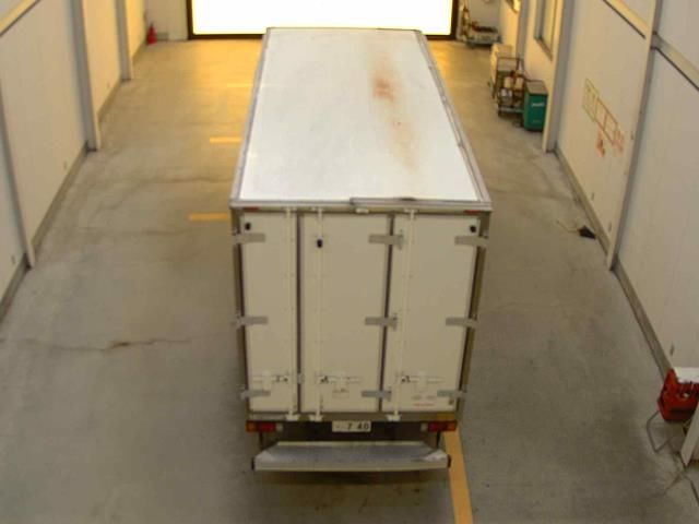 2011 Isuzu Elf 冷蔵・冷凍車 auction photo 3