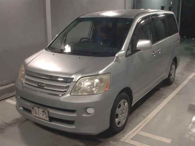 2007 Toyota Noah X Special Edition auction photo 3