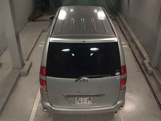 2007 Toyota Noah X Special Edition auction photo 6