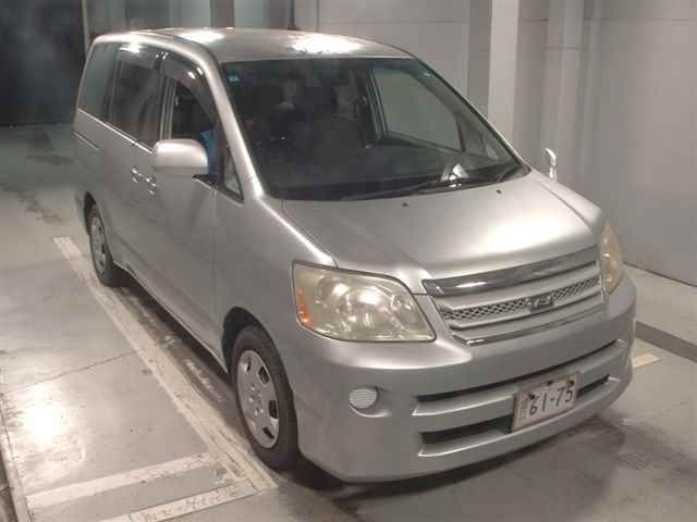 Japan Auction Vehicles 8 2007 Toyota Noah X Special Edition auction photo