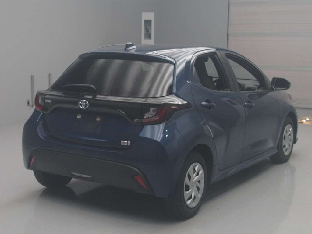 2021 Toyota Yaris Hybrid X auction photo 2