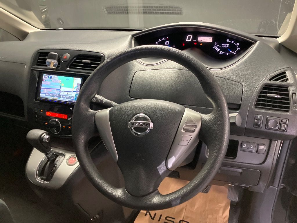 2011 Nissan Serena 20X auction photo 3