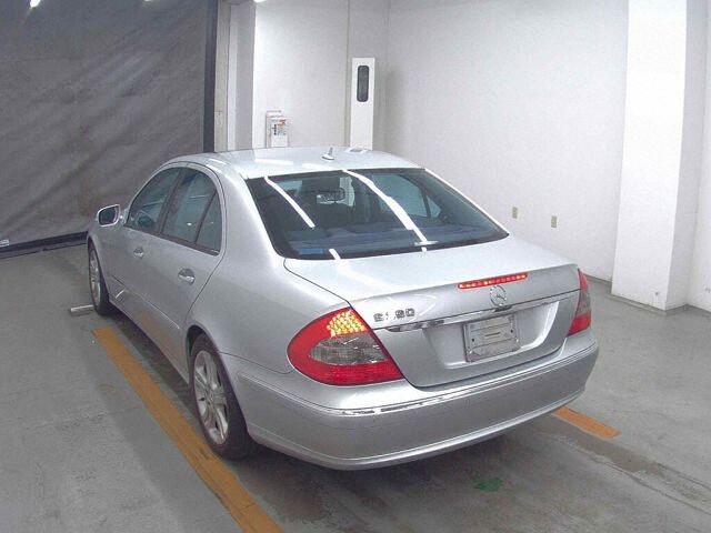 2007 Mercedes-Benz E-Class E350アバンギャルト auction photo 2